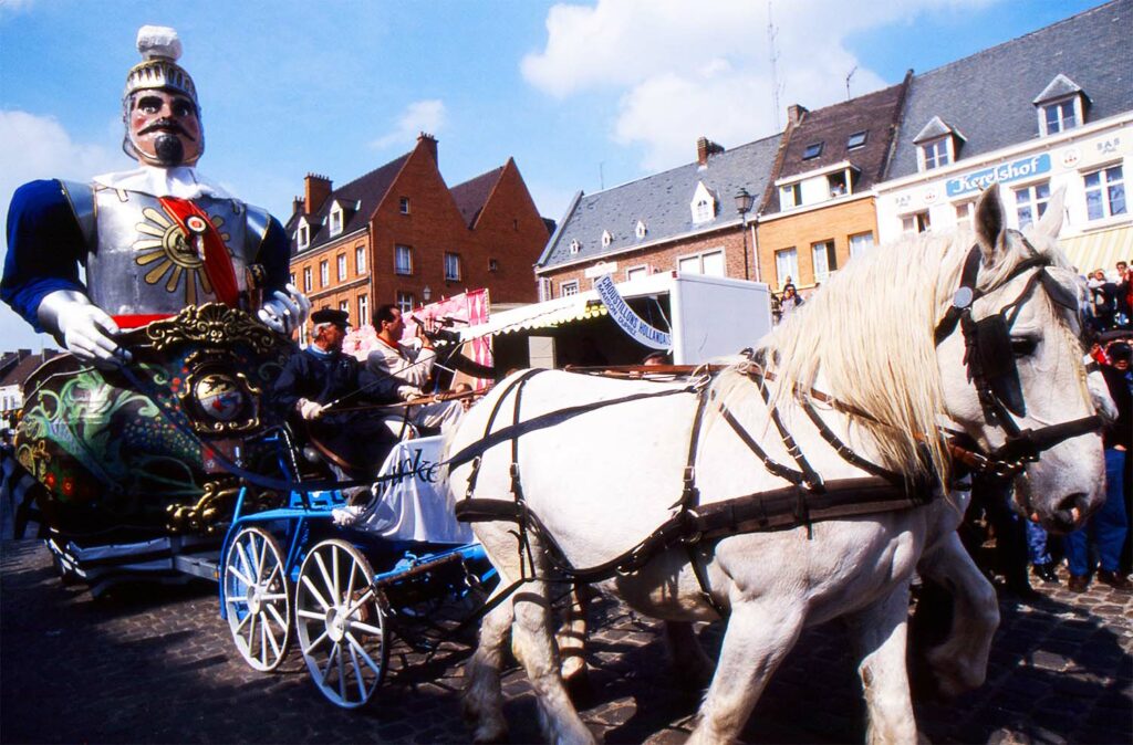 Carnaval de Dunkerque : Des chars défielnt dans les rues de Dunkerque