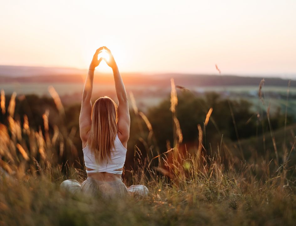 retraite-yoga-ecoresponsable- cours de yoga en pleine nature