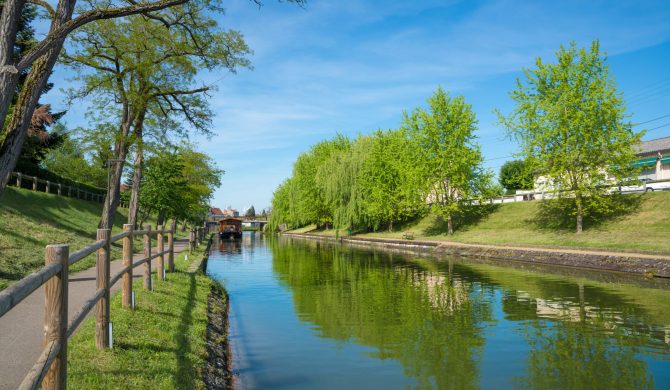 Découvrez le canal de Bourgogne lors de votre week end Dijon avec Hortense