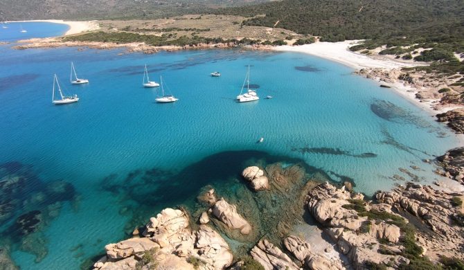 Découvrez la plage de Tizzano lors de votre visite des plus belles plages de Corse avec Hortense