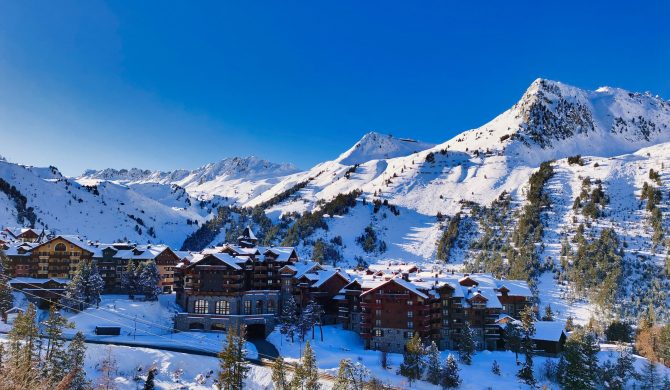 Découvrez la station de ski des Alpes les Arcs avec Hortense