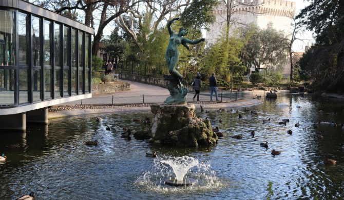 Baladez vous dans les jardins du Rocher des Doms lors de votre week end a avignon avec Hortense