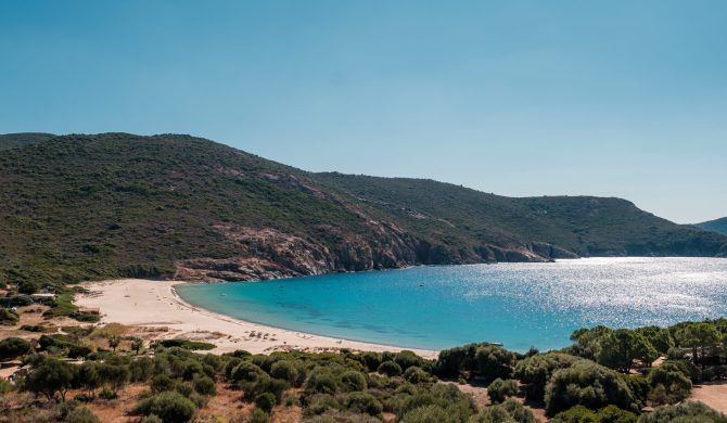 Découvrez la plage d'Arone lors de votre visite des plus belles plages de corse