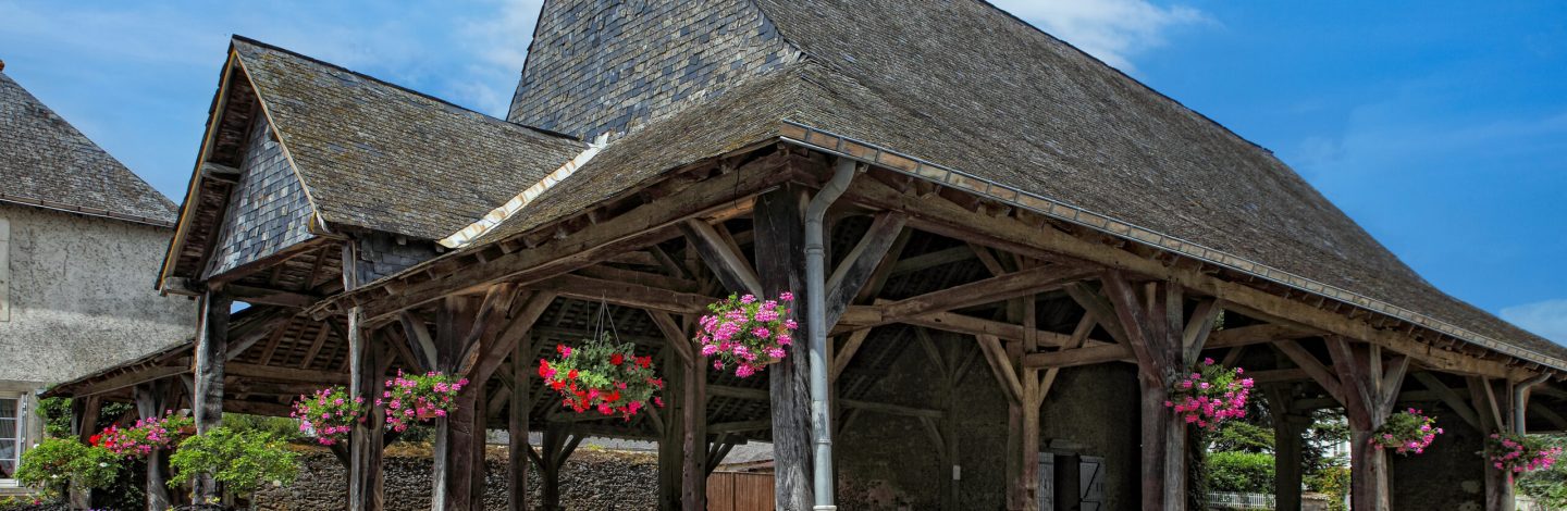 Anciennes Halles de Saint-Denis-d'Anjou en Mayenne