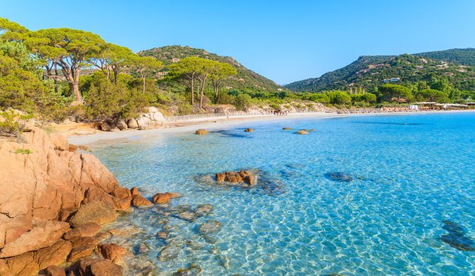 Découvrez la plage de Palombaggia lors de votre visite des plus belles plages de Corse avec Hortense