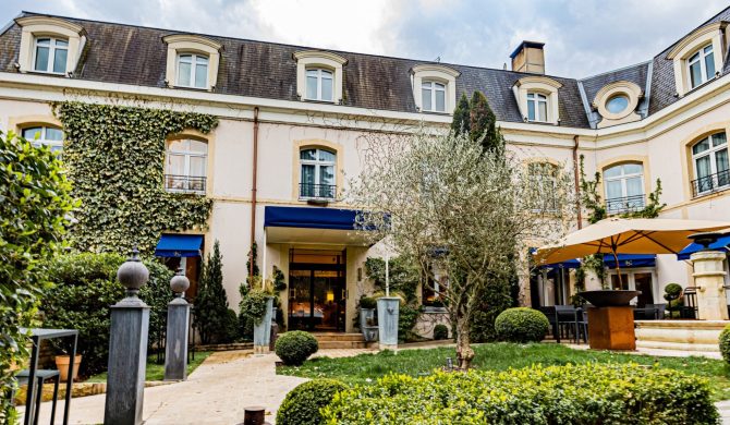 Profitez d'un Week-end romantique à l'Hostellerie Cèdre et spa avec Hortense