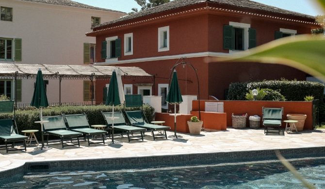 le castel brando, extérieur avec piscine et transat