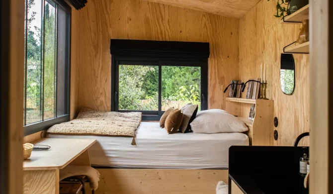 Chambre de la tiny house pépiite terre de provence